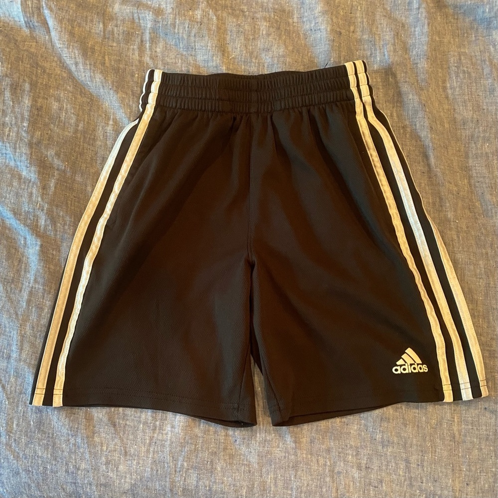 Adidas t-shirt and short set, size youth M (10-12) - Picture 2 of 3